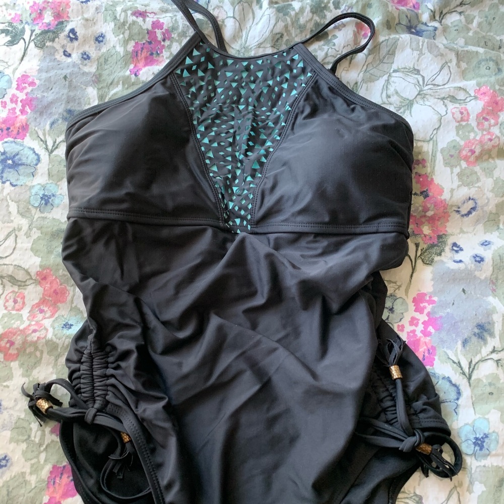 Bathing suit one piece